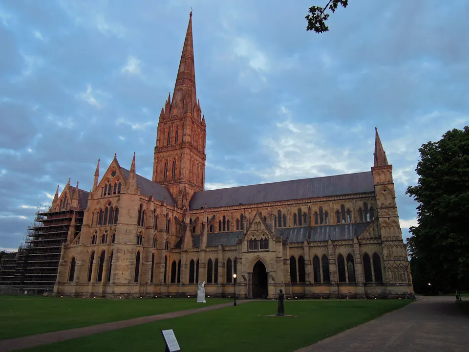 Salisbury der katedralens spir er høyest i England