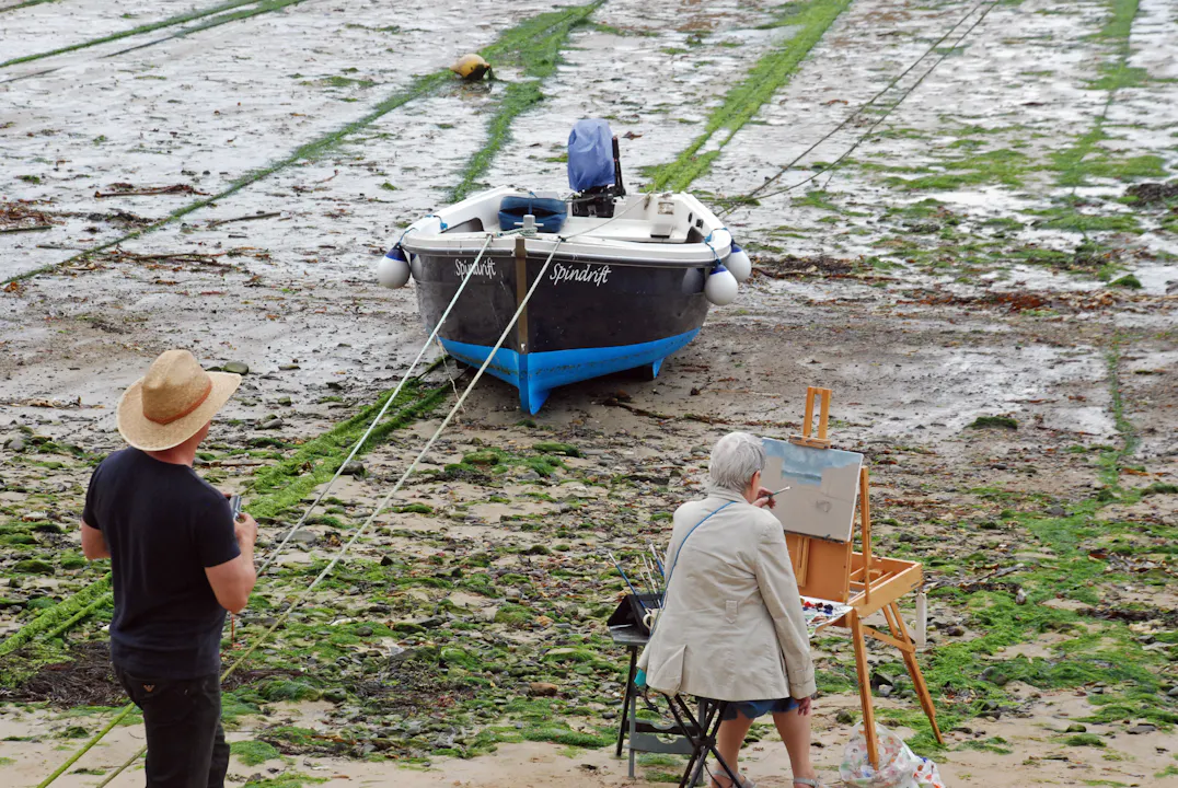 Flere kunstnere var ute for å male i det gode lyset