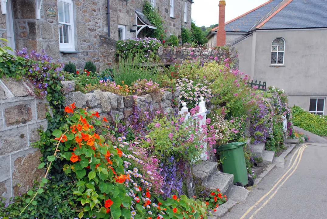 Små men vellstelte hager