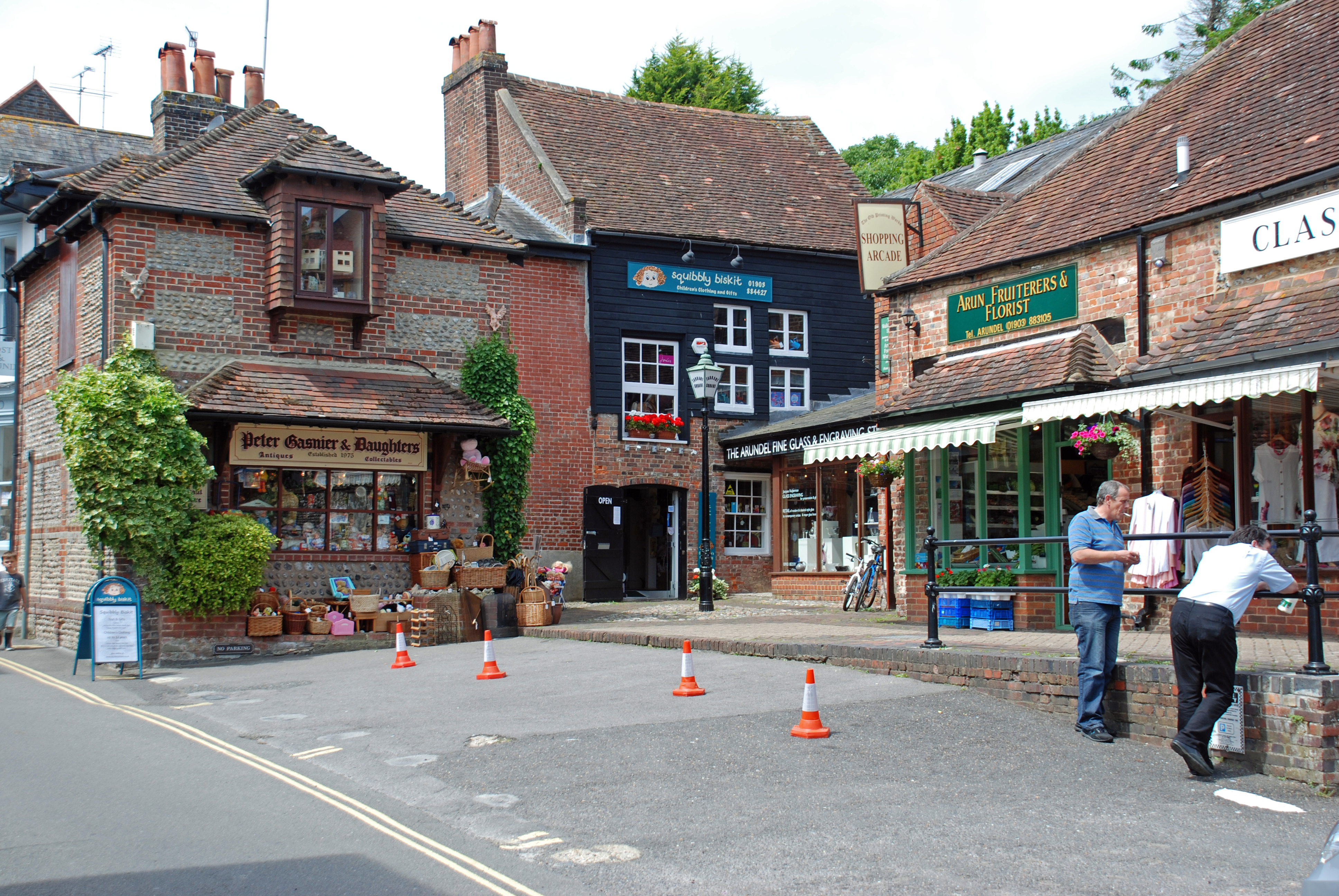 Arundel by med små trange gater