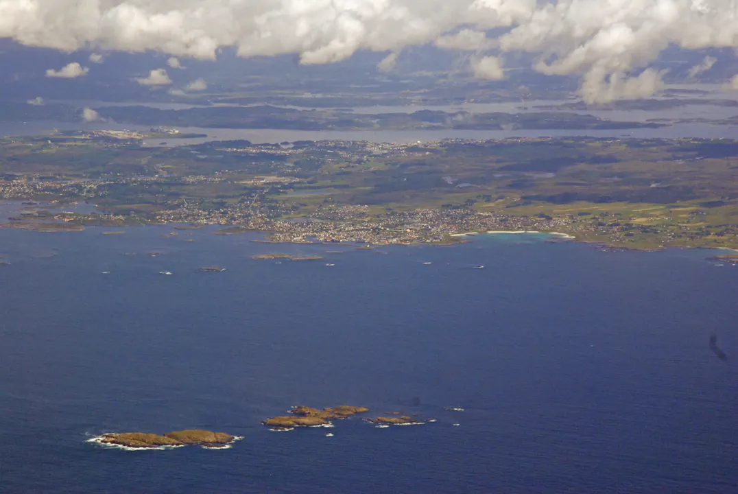 Åkrehamn i det fjerne