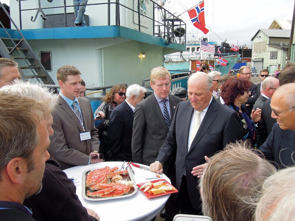 Kong Harald smaker på king crab 