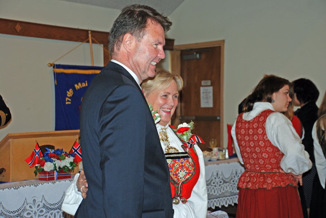 Konsul Kim Nesselquist  sammen med Thorhild Widwey