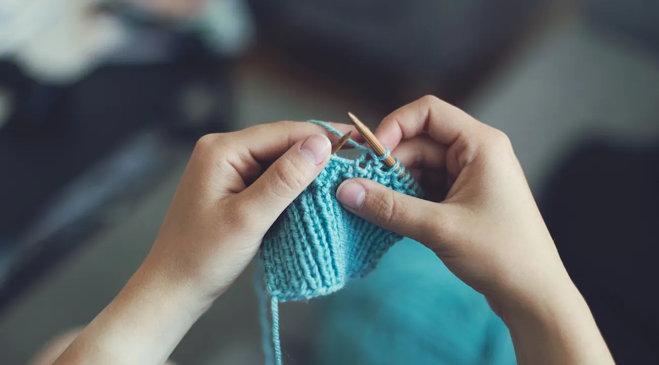 knit-g626df0989_1920